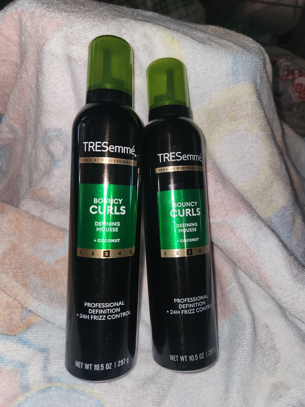 TRESemmé Bouncy Curls Defining Mousse - Green